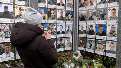 У Вінниці вшанували добровольців, полеглих у російсько-українській війні У Вінниці вшанували добровольців, полеглих у російсько-українській війні