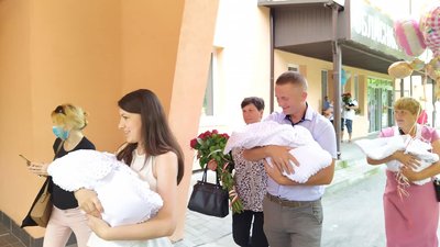 У Львівському перинатальному центрі вперше виходили передчасно народжену трійню У Львівському перинатальному центрі вперше виходили передчасно народжену трійню