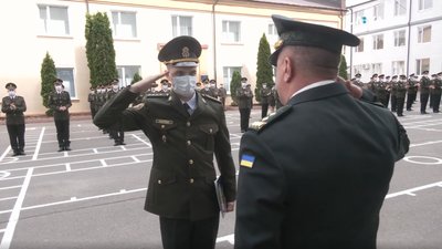 Як у харківській Академії Нацгвардії святкували випускний під час карантину — репортаж
