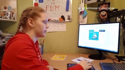 16-річна школярка з Дніпра розробила робота-помічнка медиків 16-річна школярка з Дніпра розробила робота-помічнка медиків