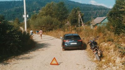 У Микуличині травмувалася неповнолітня дівчина У Микуличині травмувалася неповнолітня дівчина