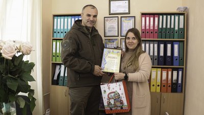 10-річний харків'янин продавав власноруч зроблені прикраси: кошти передав нацгвардійцям 10-річний харків'янин продавав власноруч зроблені прикраси: кошти передав нацгвардійцям