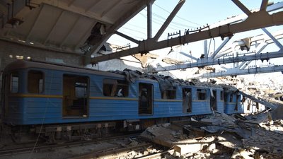 Поліція Харкова показала зруйновані потяги метрополітену Поліція Харкова показала зруйновані потяги метрополітену