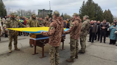 У Тернополі попрощалися з волонтером, військовослужбовцем Віталієм Заверухою