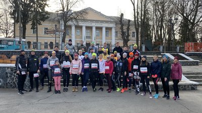 У Рівному клуб бігу долучився до "Марафону у Нью-Йорку, який ніхто не хоче бігти"