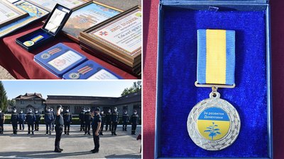 За участь у відновлювальних роботах на Донеччині рятувальники отримали відзнаки