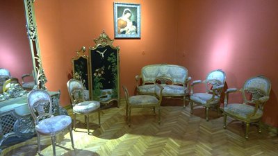 Переїхала в Івано-Франківськ і реставрує старовинні меблі. Жителька Ірпеня Олена Приходько Переїхала в Івано-Франківськ і реставрує старовинні меблі. Жителька Ірпеня Олена Приходько