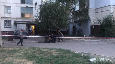 У багатоповерхівці Сєвєродонецька виявили предмет схожий на вибуховий пристрій