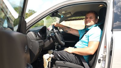Курси водіння для ветеранів з ампутаціями у Черкасах