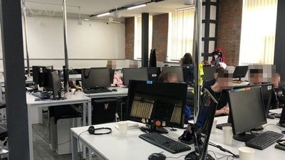 Працювали неповнолітні та особи без громадянства. У Дніпрі викрили п'ять шахрайських сall-центрів