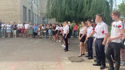У Херсоні відкрили меморіальну дошку загиблому воїну У Херсоні відкрили меморіальну дошку загиблому воїну