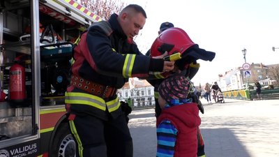 В Ужгороді рятувальники навчали, як діяти у випадку хімічної атаки