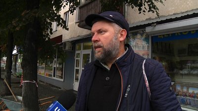 У Житомирі на Театральній дерева, яким підрубали коріння під час будівельних робіт, можуть загинути У Житомирі на Театральній дерева, яким підрубали коріння під час будівельних робіт, можуть загинути