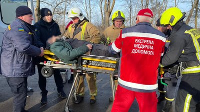 Лобове зіткнення на Рівненщині: п'ятеро травмованих, у водія виявили понад 2 проміле алкоголю Лобове зіткнення на Рівненщині: п'ятеро травмованих, у водія виявили понад 2 проміле алкоголю