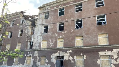 Росіяни зруйнували фехтувальний зал у Миколаєві, де займалися олімпійські чемпіонки Харлан та Хомрова: фото руйнувань Росіяни зруйнували фехтувальний зал у Миколаєві, де займалися олімпійські чемпіонки Харлан та Хомрова: фото руйнувань