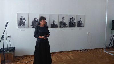 У кітелі: презентували виставку світлин черкаських родин полеглих воїнів У кітелі: презентували виставку світлин черкаських родин полеглих воїнів