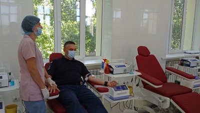 "Буду допомагати людям, поки є здоров’я". Кропивничанин 30 років здає кров