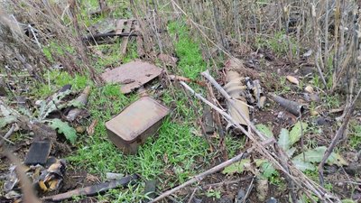 В Ізюмському районі знайшли понад 3 тисячі боєприпасів на покинутих позиціях окупантів В Ізюмському районі знайшли понад 3 тисячі боєприпасів на покинутих позиціях окупантів