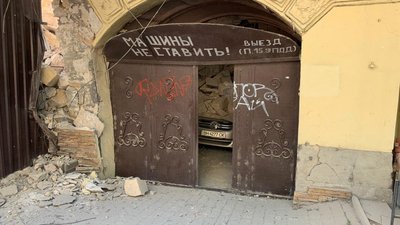 У центрі Одеси обвалилась стіна 4-поверхового будинку У центрі Одеси обвалилась стіна 4-поверхового будинку