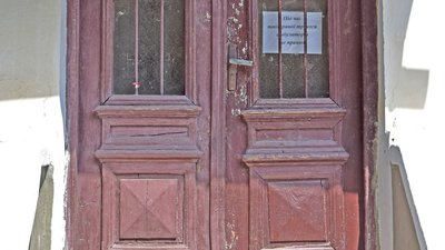 Старовинні двері у Чорткові, які відреставрують Старовинні двері у Чорткові, які відреставрують