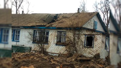 Російські війська завдали авіаудар по прикордонню Чернігівщини: пошкоджені житлові будинки Російські війська завдали авіаудар по прикордонню Чернігівщини: пошкоджені житлові будинки