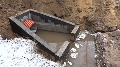 Щоб зупинити ерозію ґрунту: в Березовому гаю будують систему водовідведення за мільйон гривень Щоб зупинити ерозію ґрунту: в Березовому гаю будують систему водовідведення за мільйон гривень