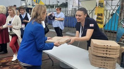 Повітряні кулі, хачапурі та мостоперехід: рекорди України, встановлені на Херсонщині 2021 року Повітряні кулі, хачапурі та мостоперехід: рекорди України, встановлені на Херсонщині 2021 року