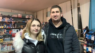 "У нас був досить великий асортимент". У Кривому Розі родина переселенців з Херсонщини відкрила магазин автозапчастин