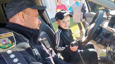 Як поводитися на вулиці. Дітям на Київщині розповіли про правила безпеки Як поводитися на вулиці. Дітям на Київщині розповіли про правила безпеки