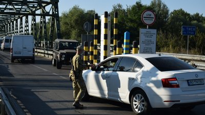 На КПП "Тиса" тимчасово обмежать рух транспорту
