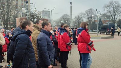 На щиті: Черкаси прощаються з медиком, який помер від поранення