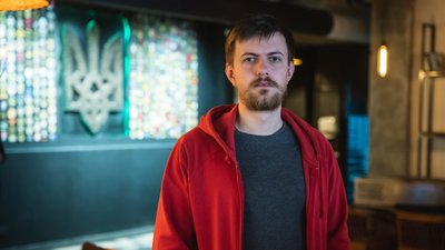 “Необхідно діяти”. Маріуполець відновлює дніпровський ресторан, власник якого пішов воювати