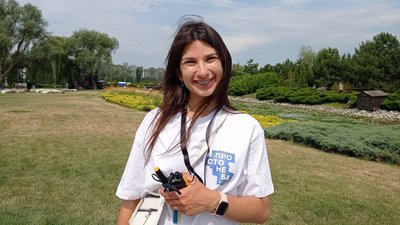 У Дніпрі влаштували благодійний "Просто Неба Fest": на що збирають гроші У Дніпрі влаштували благодійний "Просто Неба Fest": на що збирають гроші