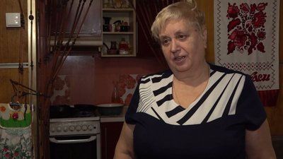 Подружжя з Черкас разом із переселенцями готує їжу для волонтерів Подружжя з Черкас разом із переселенцями готує їжу для волонтерів