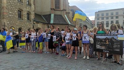 "Stop bombarding Kharkiv": у Лейпцигу пройшла акція на підтримку України — фото "Stop bombarding Kharkiv": у Лейпцигу пройшла акція на підтримку України — фото