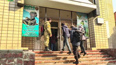 Військовозобов’язаних Кіровоградщини просять йти до терцентрів, не чекаючи на повістку