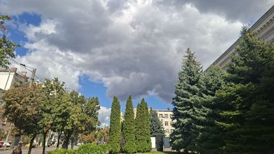 Погода, природа, площа перед міськрадою