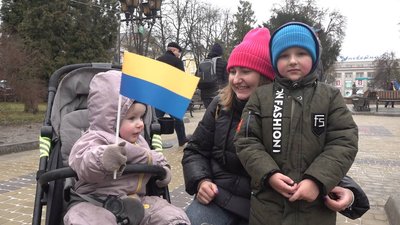 "Ціна війни": у центрі Тернополя вшановують загиблих військовослужбовців