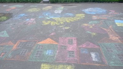 У Полтаві для дітей-переселенців влаштовують арт-терапію та заняття з робототехніки У Полтаві для дітей-переселенців влаштовують арт-терапію та заняття з робототехніки