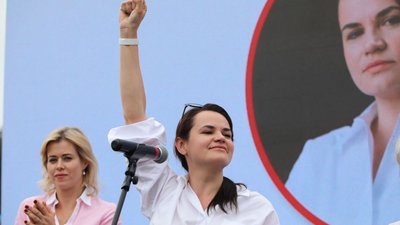 У Білорусі дружина арештованого опонента Лукашенка провела багатотисячний мітинг