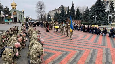 Вирощував хліб і любив Україну: у Черкасах попрощалися з командиром Андрієм Ботнаром