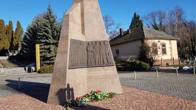 В Ужгороді вшанували пам’ять загиблих у боях під Дебальцевом В Ужгороді вшанували пам’ять загиблих у боях під Дебальцевом