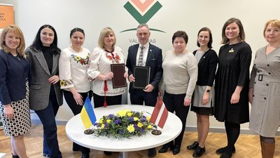 Чим у Латвії корисний досвід черкаських освітян: школи підписали меморандум про співпрацю Чим у Латвії корисний досвід черкаських освітян: школи підписали меморандум про співпрацю