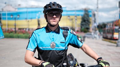 Стало відомо, скільки порушень виявив велопатруль у Чернівцях за тиждень роботи Стало відомо, скільки порушень виявив велопатруль у Чернівцях за тиждень роботи