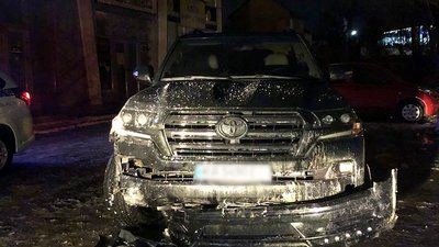 У Рівному водій на повороті влетів у автомагазин. "Драгер" показав 1,56 проміле У Рівному водій на повороті влетів у автомагазин. "Драгер" показав 1,56 проміле