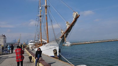 105-річна яхта Joseph Conrad пришвартувалася в Одесі після кругосвітньої подорожі 105-річна яхта Joseph Conrad пришвартувалася в Одесі після кругосвітньої подорожі