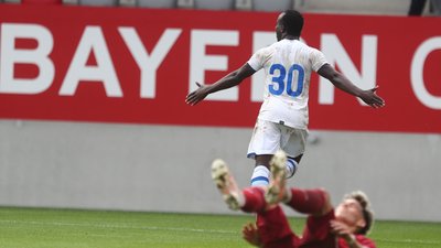 Ефектний соло-гол гравця "Динамо" U19 у ворота "Барселони" в Юнацькій Лізі УЄФА: відео