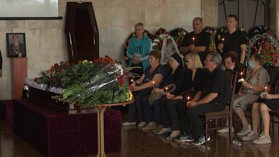 "Він був справжнім: щирим і скромним". У Сумах попрощалися з легкоатлетом Володимиром Голубничим