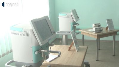 На фото апарати ШВЛ, які закупили для Хмельницької міської лікарні. Фото: Суспільне На фото апарати ШВЛ, які закупили для Хмельницької міської лікарні. Фото: Суспільне