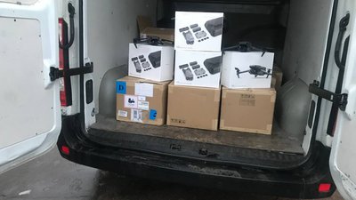 У Житомирі благодійники передали десантникам партію із 40 сучасних дронів У Житомирі благодійники передали десантникам партію із 40 сучасних дронів